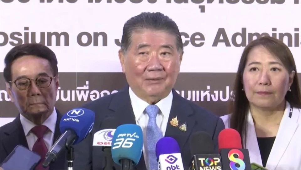 'ภูมิธรรม' ไม่ฟันธงรัฐประหารไม่เกิด ย้ำ อดทนใช้กระบวนการแก้ปัญหาแทนทางลัด