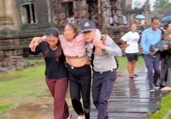 ฟ้าผ่าปราสาทนครวัด ขณะบวงสรวง เสียชีวิต 3 เจ็บนับ 10 ไม่มี นทท.ไทย