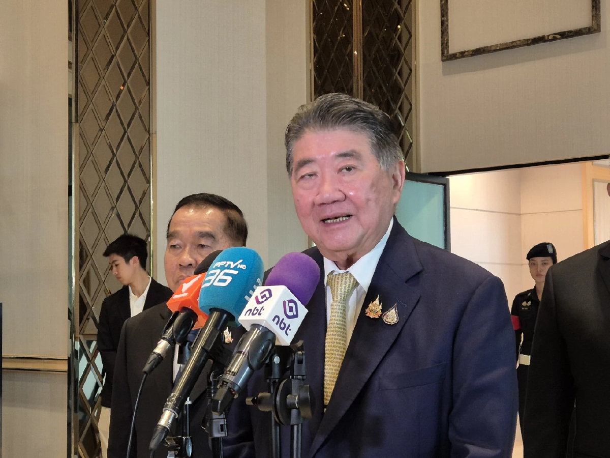 'ภูมิธรรม'ชี้ มทภ.4 หน้าดำ เคร่งเครียด โหมงานหนัก ไม่เกี่ยวเปลี่ยนตัว