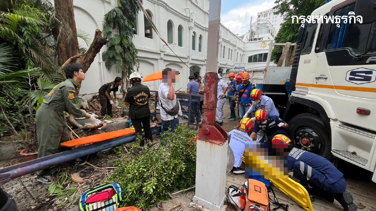 ด่วน! ระทึกกลางกรุง สลิงเครนขาด ซอยเจริญกรุง 40 กระเช้าตก บาดเจ็บ 3