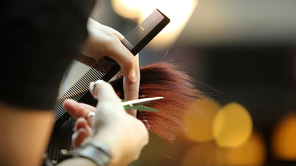 เปิดร้านตัดผม ทำร้านเสริมสวย มีภาษีอะไรที่ต้องจ่ายบ้าง