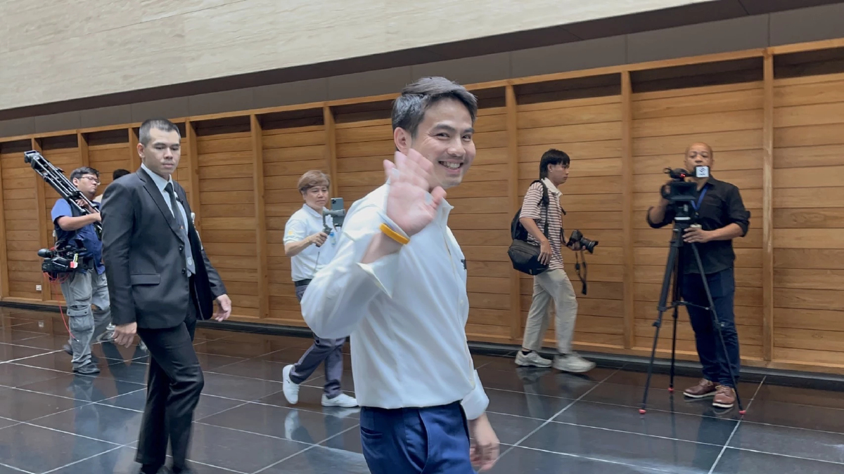 'ภราดร' พาสื่อ ทัวร์สภาฯ ชี้จุดรีโนเวต เชื่อต้องคุมงานให้โปร่งใส