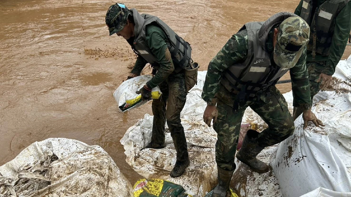 ‘ภูมิธรรม’เผย ทหาร ระดมเครื่องมือลงแม่สาย ทำพนังกั้นน้ำแล้ว ยันรับมือได้