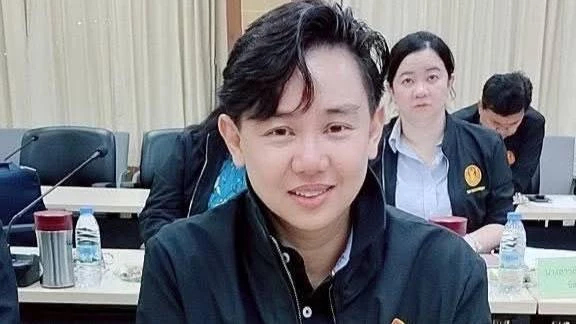 พรรคส้ม ชลบุรี แพแตก ! สส.กฤษฎิ์ ปชน. เขต 6 เผ่นซบ‘กล้าธรรม’