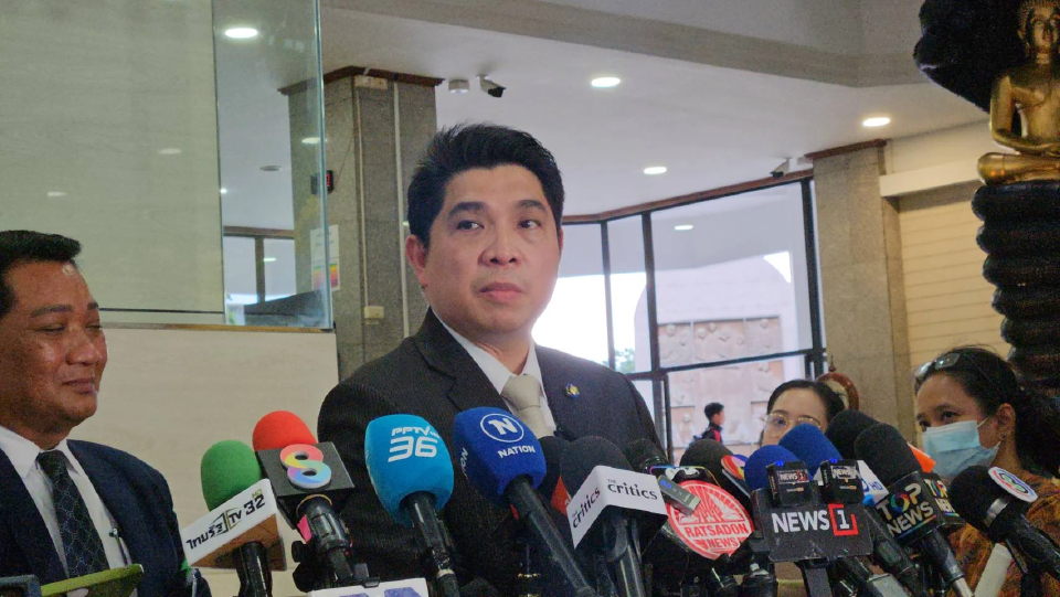 'กุนซือสมศักดิ์'บางรายเห็นแย้งมติแพทยสภา  ปมลงโทษแพทย์รักษาทักษิณ