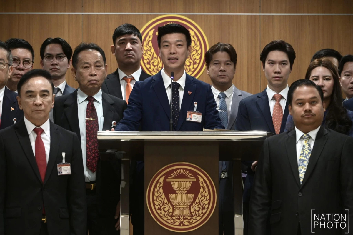 'ปชน.' ย่างก้าวที่มีปัญหา ระวัง 'ศรัทธา' สู่จุดเสื่อม