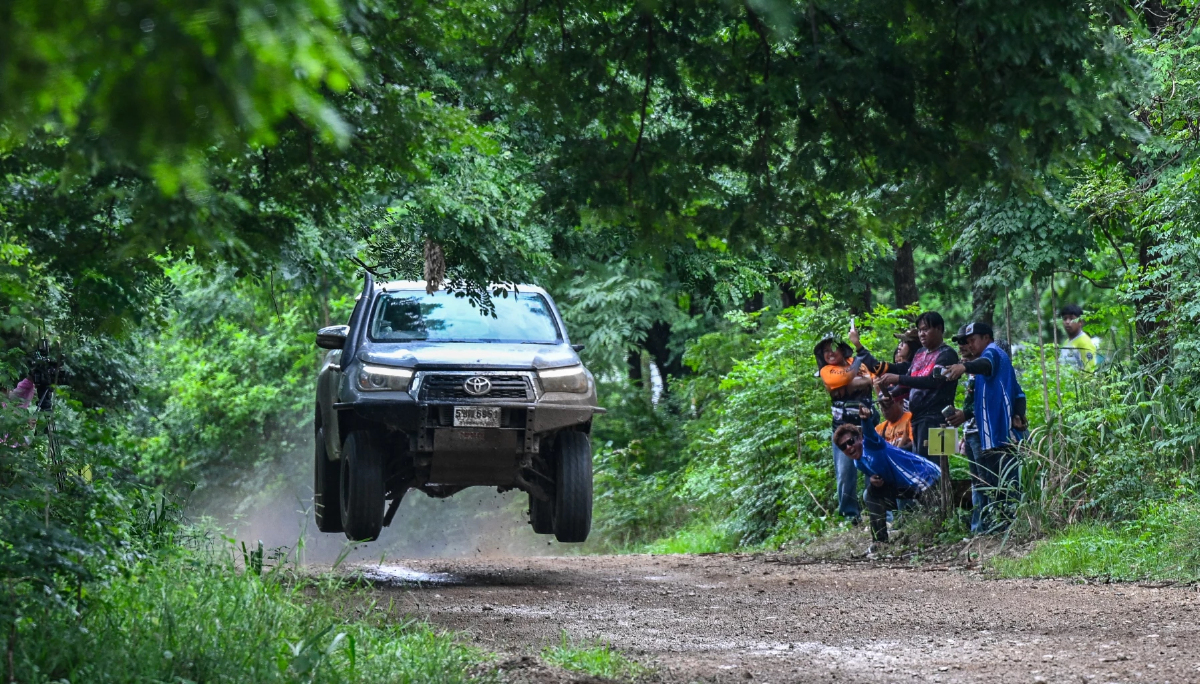 ความมันสายลุย 'TOYOTA HILUX REVO 10 เซียน ประจัญบาน 2025'