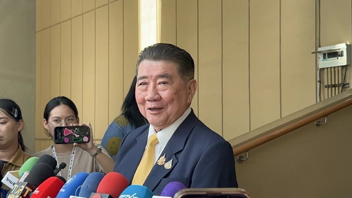 'ภูมิธรรม' ไม่หวั่น 'นายกฯ' ถูก ส.ว.ยื่นถอดถอน เบรคม็อบอย่าซํ้าเติมประเทศ