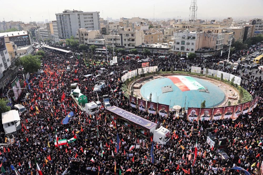 ‘อิหร่าน’ แห่ศพ 'ผบ.ทหาร-นักวิทย์' ผู้พลีชีพเพื่อชาติ ประชาชนร่วมงานล้นหลาม