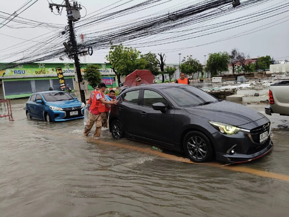 ฝนตกหนักวันนี้ 'ขอนแก่น' น้ำท่วมรอระบาย