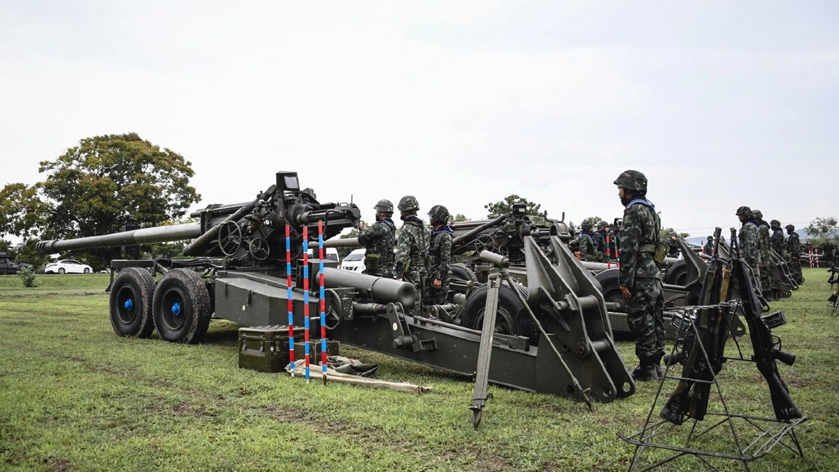 พรึ่บ! กองพลทหารปืนใหญ่ ตรวจสภาพความพร้อมรบ