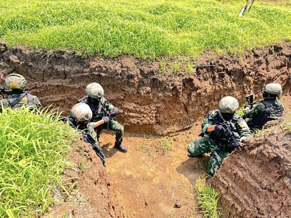 หน่วยจู่โจมรบพิเศษ  ฝึกทบทวนรูปขบวนเคลื่อนที่ หนุนภารกิจทบ.