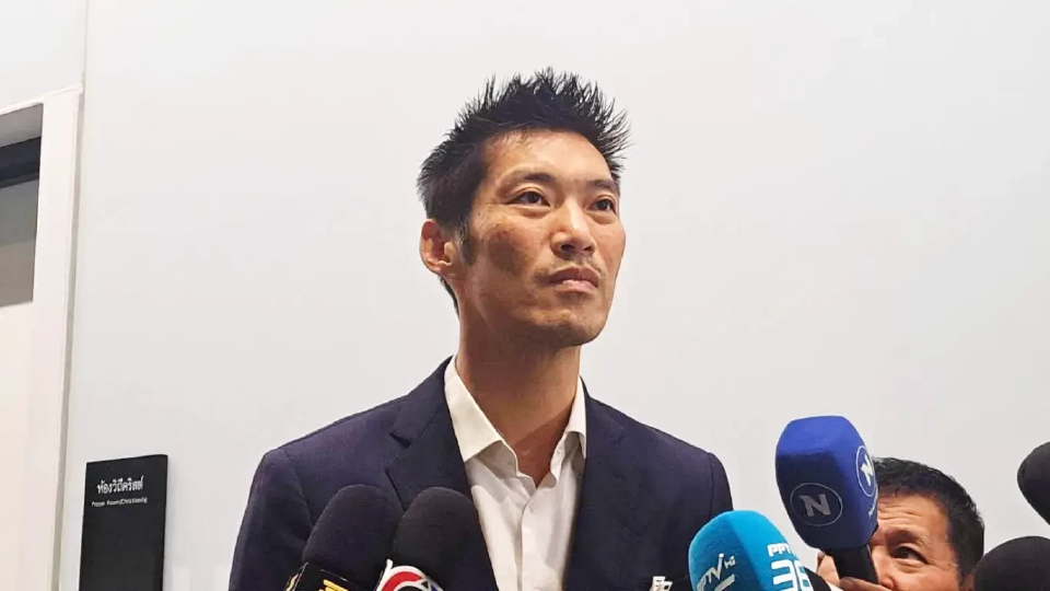 'ธนาธร' ชี้ยุบสภาทางออกภาวะฝุ่นตลบ มองการเมืองไร้ความหวัง