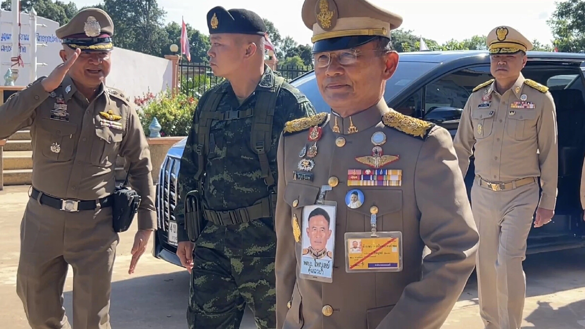 'ในหลวง' ทรงห่วงใย ทหารชายแดนไทย-กัมพูชา  พระราชทานสิ่งของให้กำลังใจ