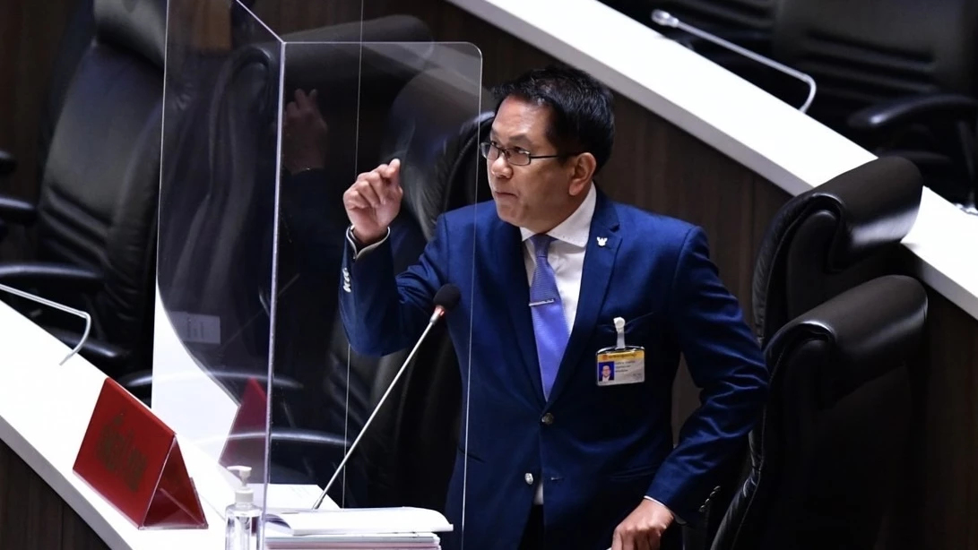 ‘รัฐบาล’ แขวะ ‘ภท.’ ฝ่ายแค้น ไม่พอใจ ‘ปรับครม.’ ลุยยื่นซักฟอกทันที