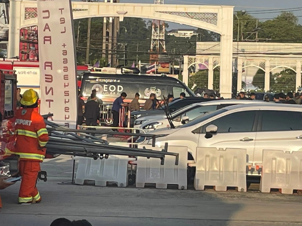 EOD ยิงทำลายแล้ว วัตถุต้องสงสัย ใต้เบาะ จยย. สนามบินภูเก็ต