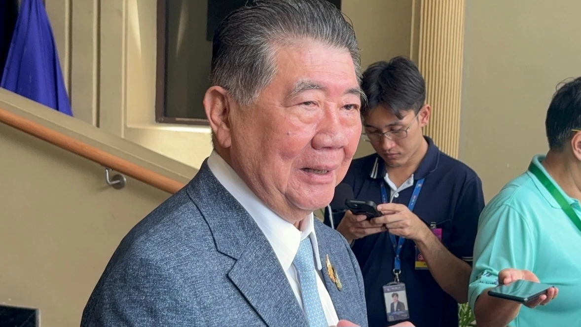 'ภูมิธรรม' ไม่หวั่นรัฐบาลเสียงปริ่มน้ำ เขี่ย ภท. ยันปฏิญญาช็อกมินต์ไร้แบ่งกระทรวง