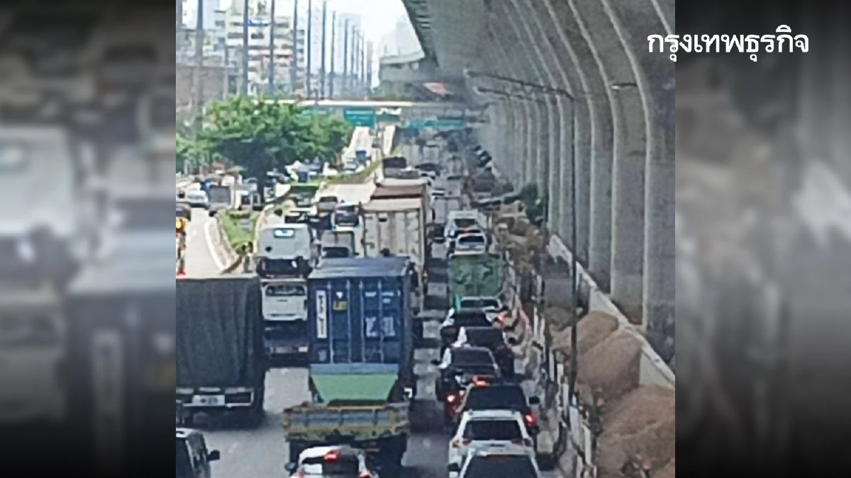 หนักแล้ว ถนนพระราม 2 รถติด มีอุบัติเหตุ จยย.กับแท็กซี่ชนกัน