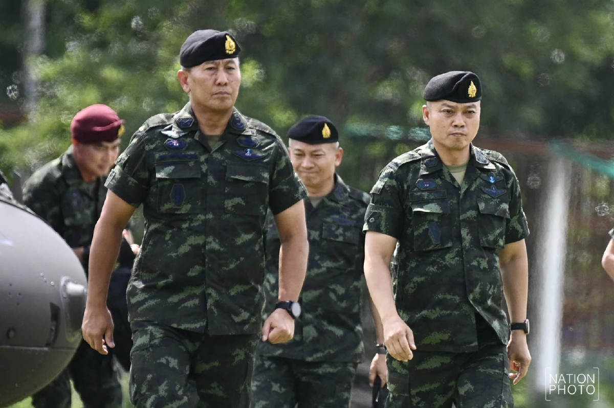 ผบ.ทบ. บินด่วนลงสุรินทร์ เกาะติดสถานการณ์ชายแดนไทย-กัมพูชา