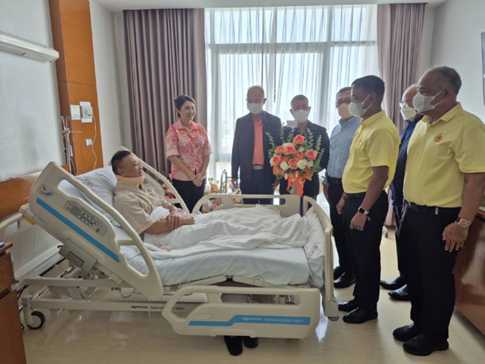 'บิ๊กดุง'อดีต ผบ.ทร. ประสบอุบัติเหตุรถชน กระดูกต้นคอร้าว