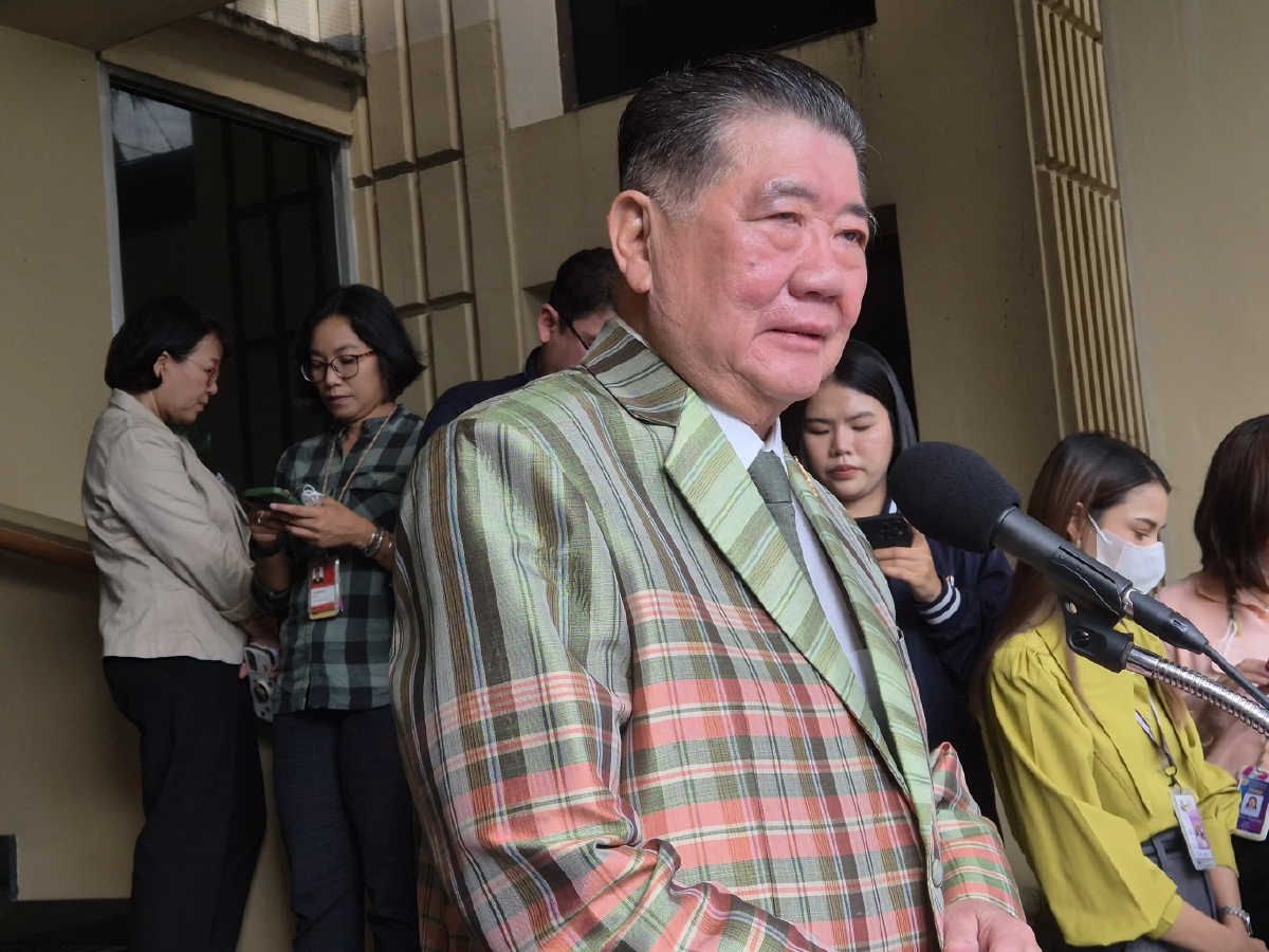 'ภูมิธรรม' ให้รอสัญญาณรัฐบาล หากยังไม่เข้า ครม. 'เรือดำน้ำ-กริพเพน' ไม่มีผล