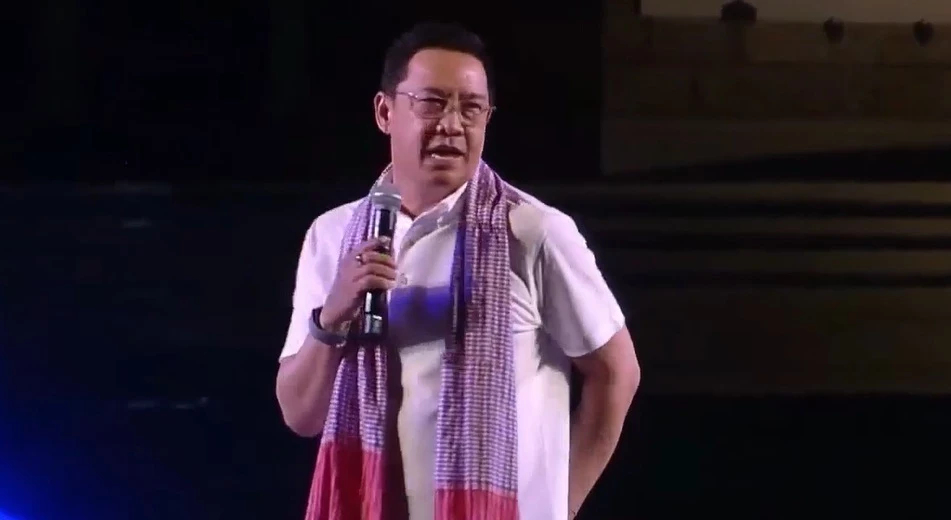 'พุทธิพงษ์' ขึ้นเวทีม็อบไล่นายกฯ ปลุกคนไทยหวงแหนแผ่นดิน