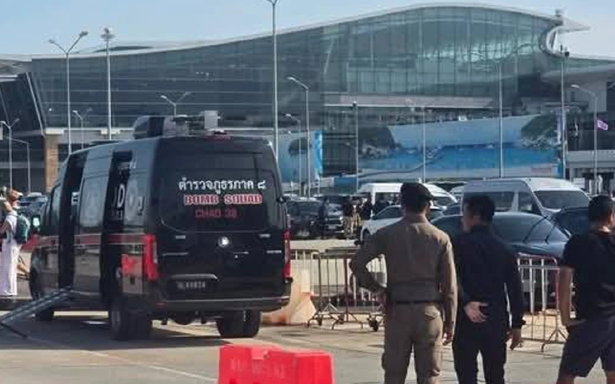 พบ จยย. ต้องสงสัย คาดซุกระเบิด กลางสนามบินภูเก็ต EOD เร่งตรวจสอบ