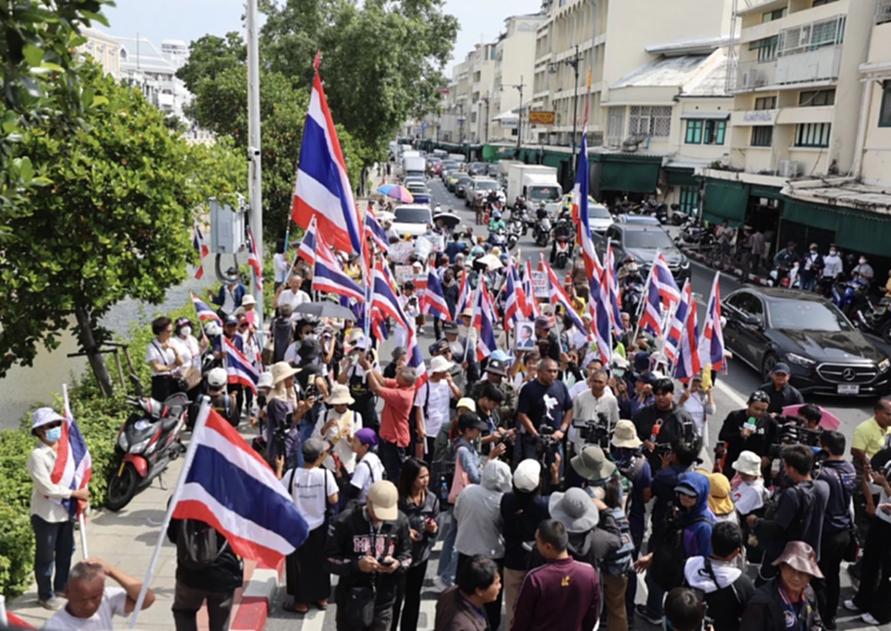 คปท. ร้อง กห.-ทบ. แก้ชายแดนไทย-กัมพูชา ซัด 'ภูมิธรรม' เกรงใจ 'ทักษิณ-ฮุนเซน'