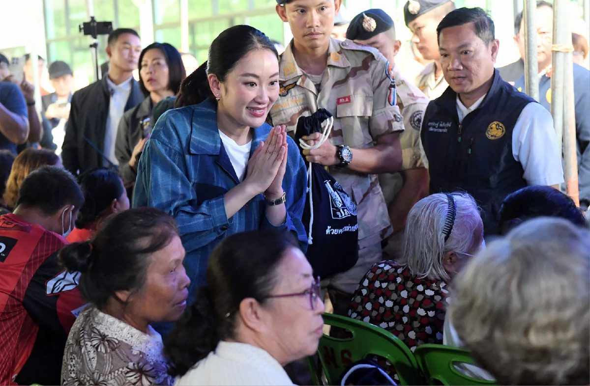 นายกฯอู้กำเมือง 'ลูกพ่อทักษิณเจ้า' ลงพื้นที่น้ำท่วม จ.เชียงราย