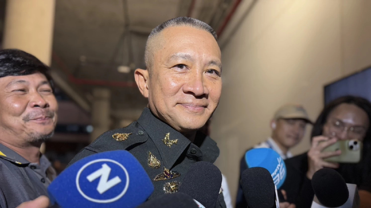 ผบ.ทหารสูงสุด เผย เหล่าทัพ  รอบคอบ ป้องอธิปไตย ปัดตอบให้กำลังใจ 'นายกฯ'