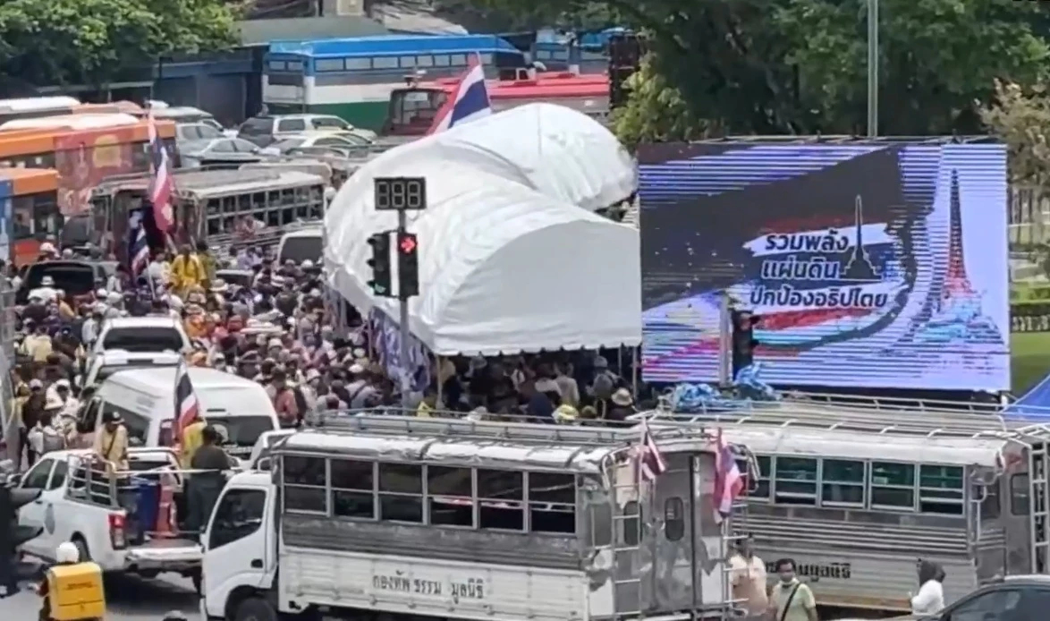 ผู้ว่าฯ กทม.มาม็อบดูแลความสงบ - ไฮไลต์หลัง 6 โมง แกนนำหลักปราศรัย