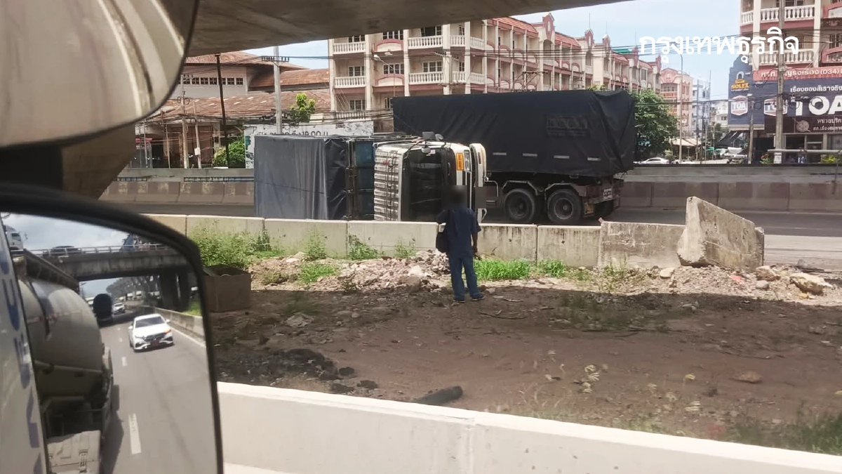 กระทบหนัก ปิดทุกช่องทาง ถนนพระราม 2 อุบัติเหตุรถบรรทุกพลิกคว่ำ