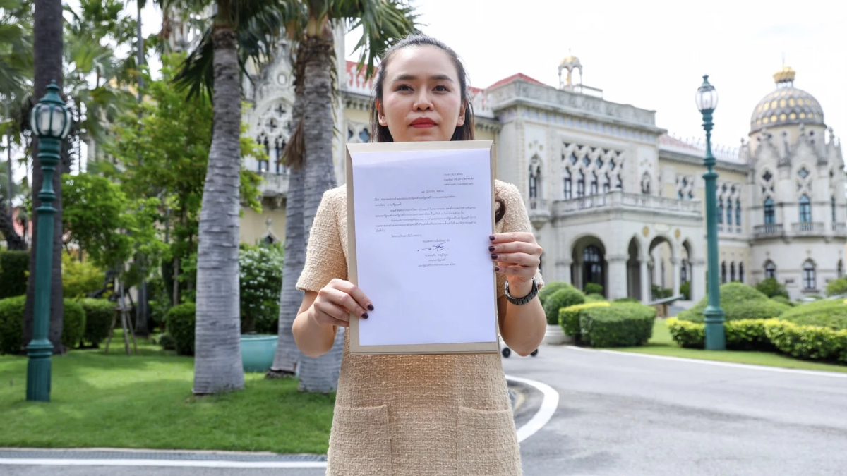 ‘ไตรศุลี’ เข้า ‘ทำเนียบฯ’ ยื่นใบลาออก ‘รมต.ภูมิใจไทย’ ถึง ‘นายกฯ’