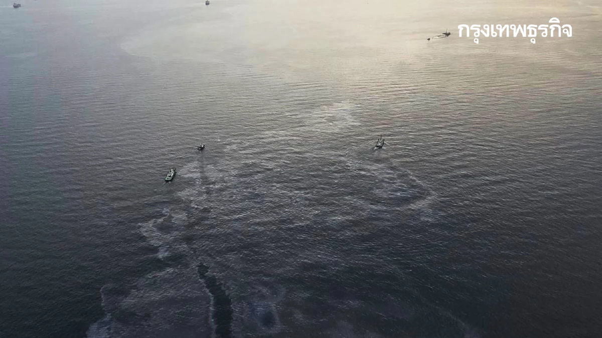 ด่วน! ท่อส่งน้ำมันดิบรั่ว 10,000 ลิตร กลางทะเลศรีราชา จ.ชลบุรี