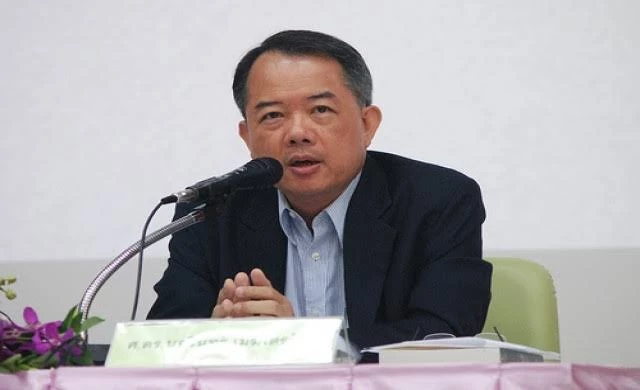 ปธ.ศาล รธน.หนักใจคดีร้องสอยนายกฯ อุบ 1 ก.ค.ถกรับ-ไม่รับหรือไม่