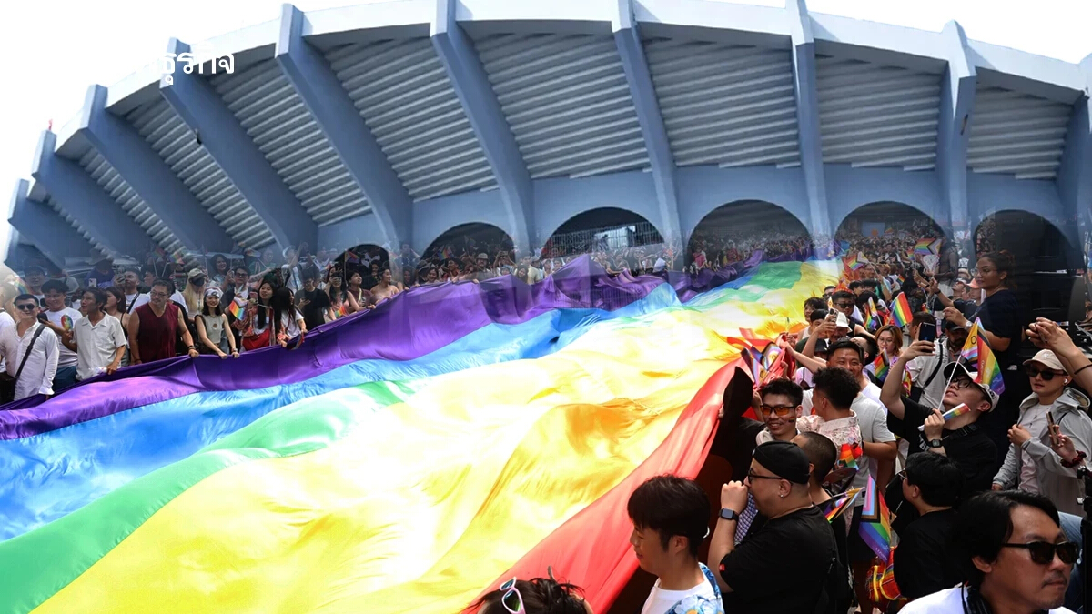 เลี่ยงรถติด ถ.รามคำแหง 4 งานใหญ่ ENHYPEN - สอบราชการ - Bangkok Pride