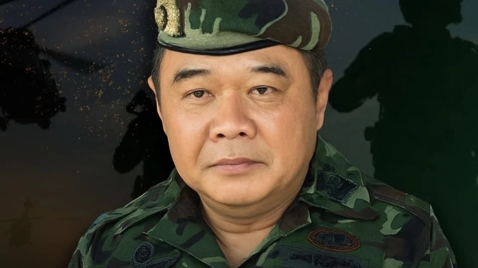 ‘บิ๊กป้อม’ ไอเดียบรรเจิด ชง ‘รัฐบาล’ สร้างกำแพง ‘ชายแดนกัมพูชา’