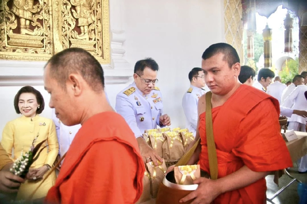 ทำบุญตักบาตรถวายพระราชกุศล เฉลิมพระชนมพรรษาสมเด็จพระเจ้าอยู่หัว