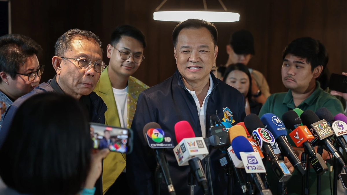 'อนุทิน' สยบลือเสนอตัวนั่ง'นายกฯ' ชี้2ทาง'ยุบสภา-ลาออก'หากถึงทางตัน