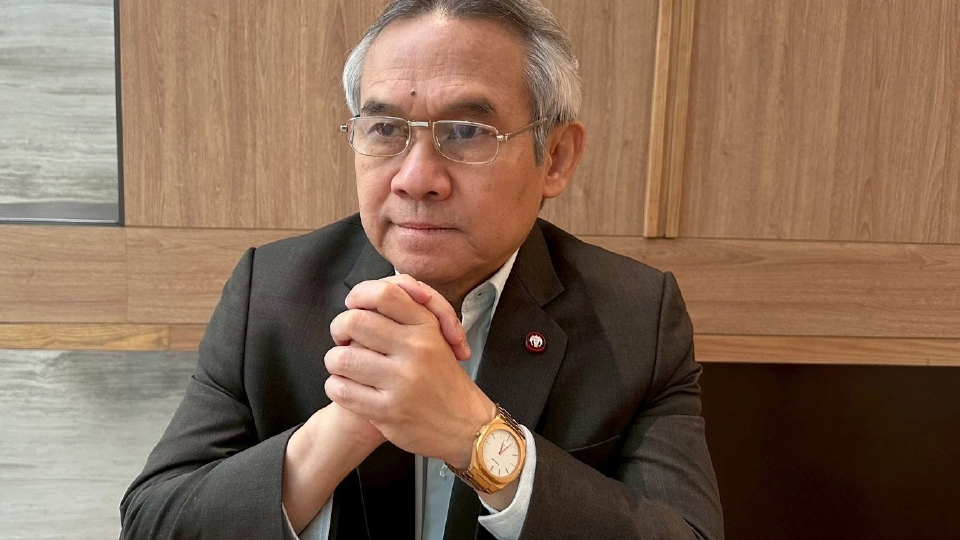 'สุรเดช' จี้ เปลี่ยน 'รัฐบาล-ยุบสภา' ชี้ขาดความชอบธรรม แนะ ยกเลิก MOU43- MOU44