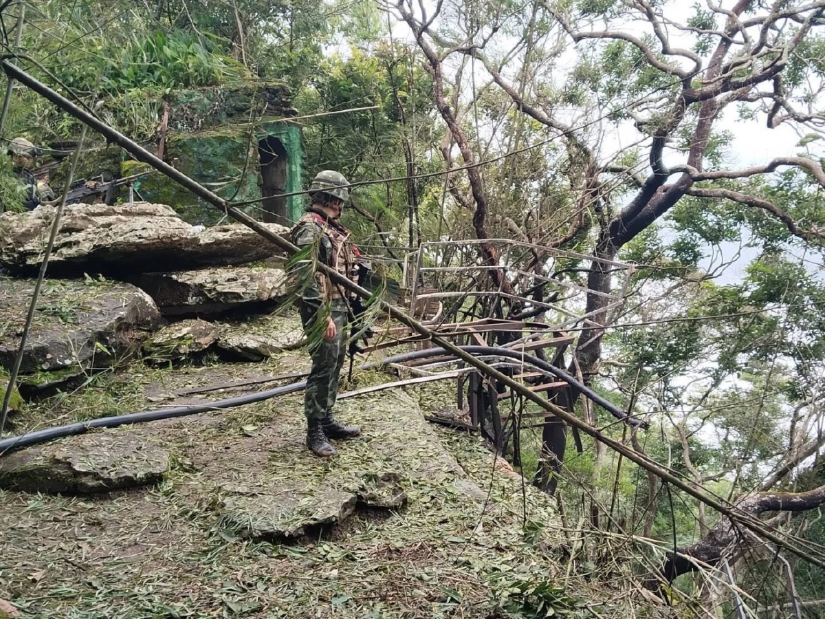 เปิดภาพ! ทหารไทย ทำลายกระเช้า-บันได ตัดเส้นทางกัมพูชาขึ้นภูมะเขือสำเร็จ