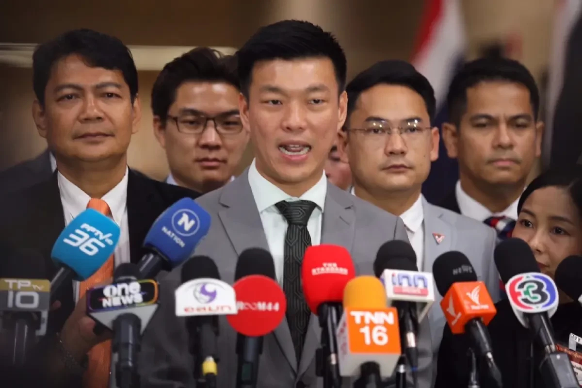 'ณัฐพงษ์' ซัด 'เพื่อไทย' แค่อ้าง บอกจะช่วยคนติดคดี ม.112