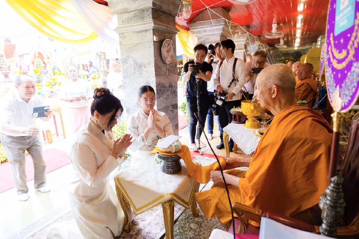 '4 ราชสกุลดัง' ร่วมพิธีเบิกเนตร 'พระปฐมบรมมหาจักรพรรดิ' สืบชะตาล้านนา