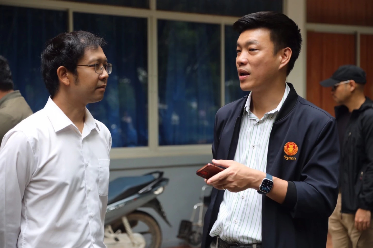 'ณัฐพงษ์' รุดเยี่ยมศูนย์พักพิงสุรินทร์ ให้กำลังใจ ปชช.-จนท.