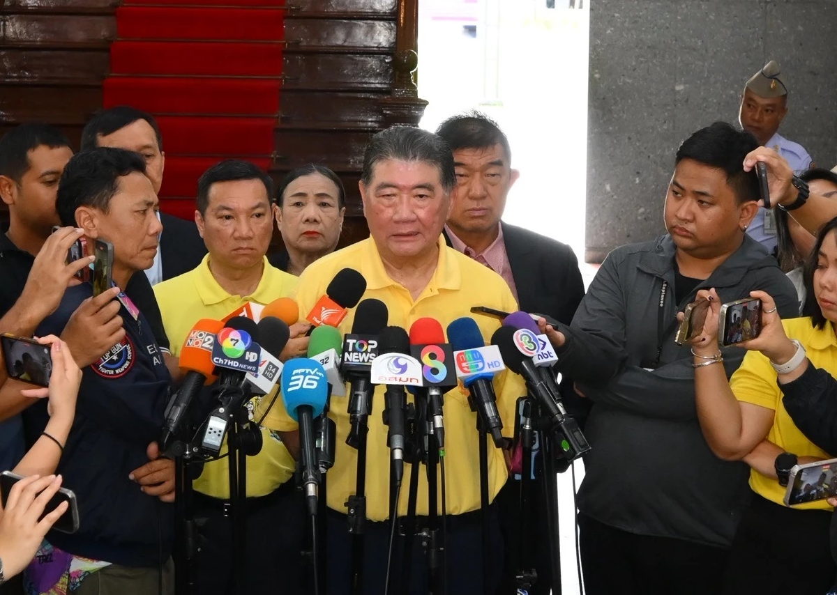 'ภูมิธรรม' เผยน้ำท่วมเริ่มคลี่คลาย จับตาพายุ 2-3 ลูกอาจเข้าไทย