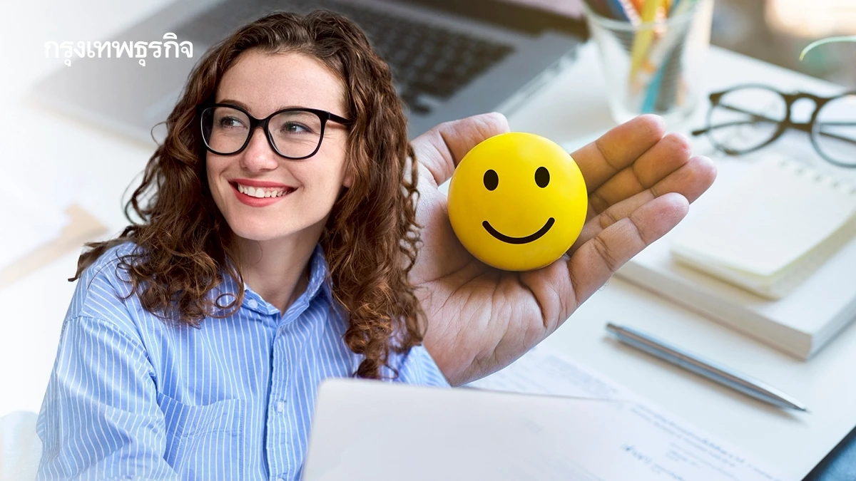 งานหนัก เครียด จะยิ้มไหวได้ไง? 9 วิธีรอดแบบ ‘ดีต่อใจ’ ในที่ทำงาน