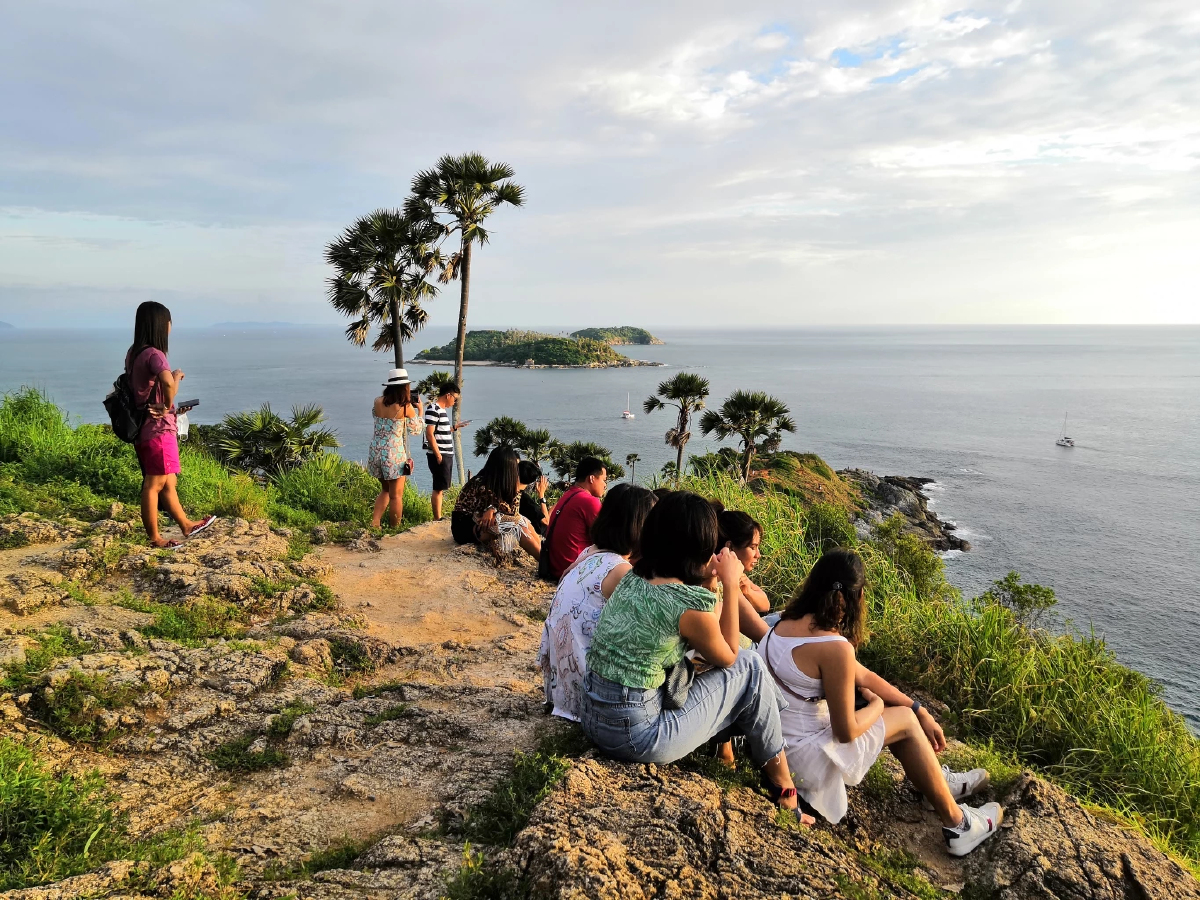 คนไทย 34% จ่อก่อหนี้ครัวเรือนเรื้อรัง! พิษเงินฝืดทุบซ้ำ ‘เที่ยวในประเทศ’ โลว์ซีซัน