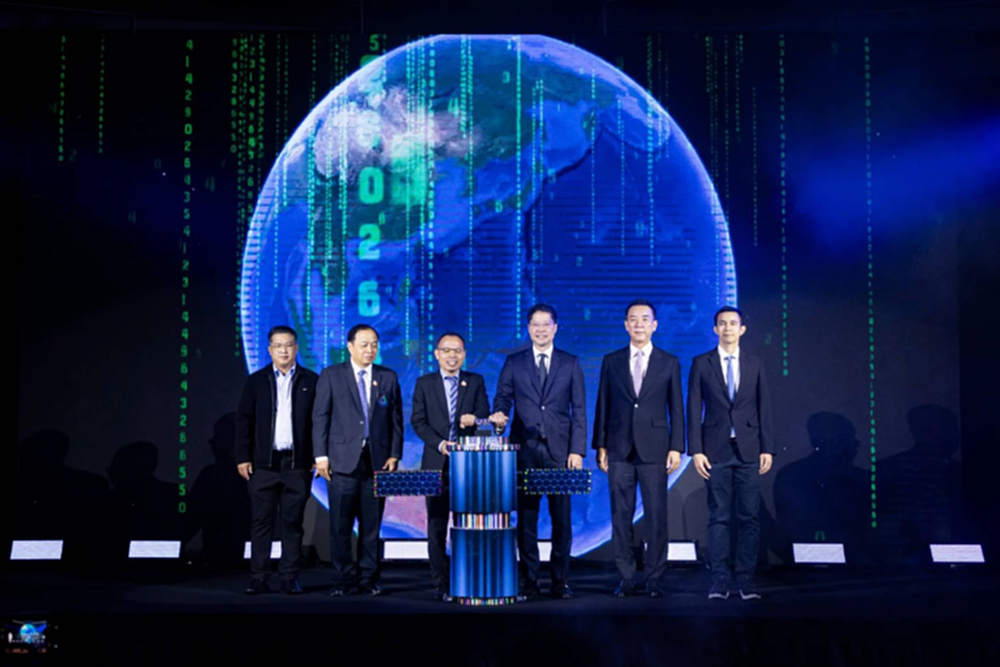 'สอน.-ไทยคม' ร่วมใช้ Space Tech & AI ลุยแก้ PM2.5 ในไร่อ้อย