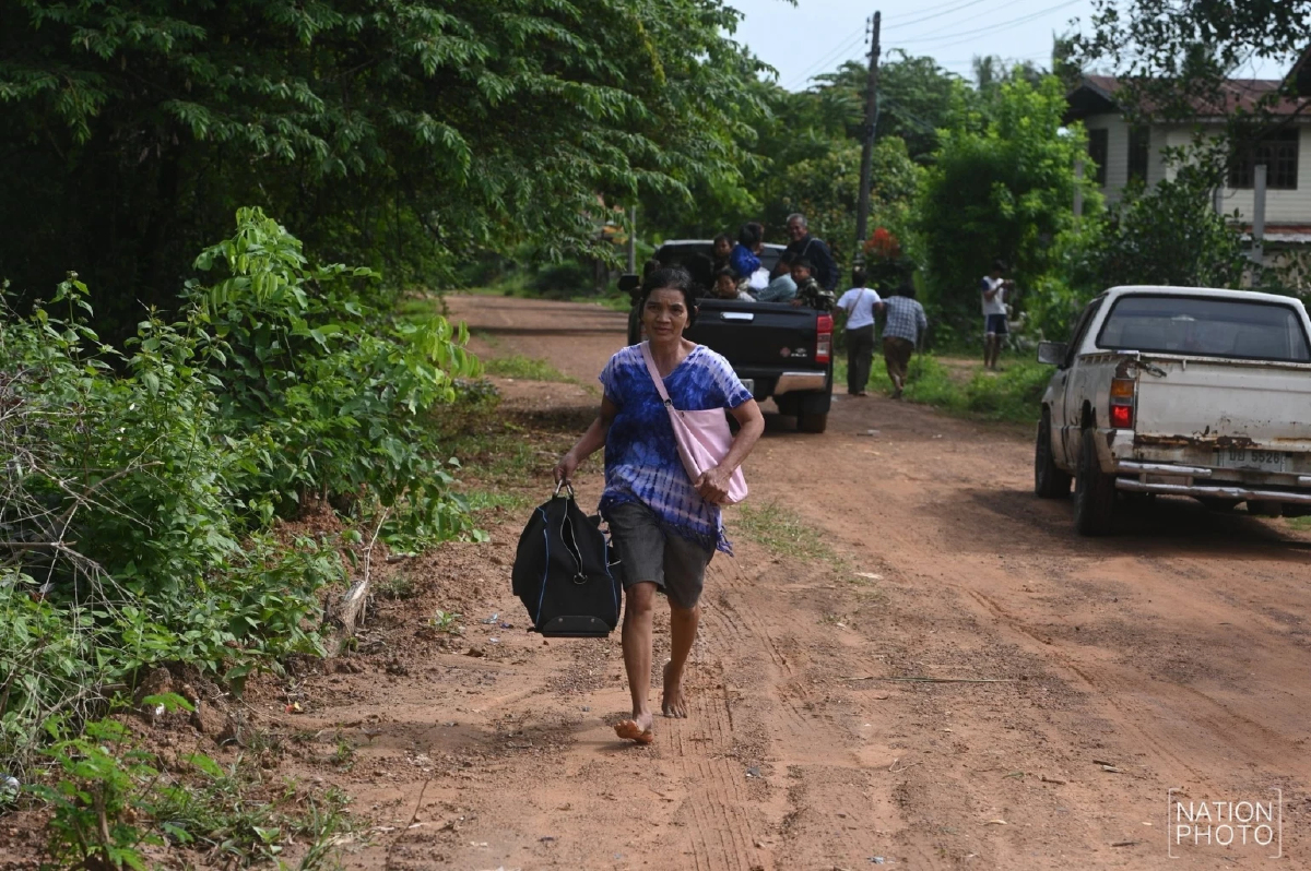 ด่วน! ชาวพนมดงรักอพยพ เหตุยิงปะทะปราสาทตาเมือนธม เปิดคลิปบึ้ม