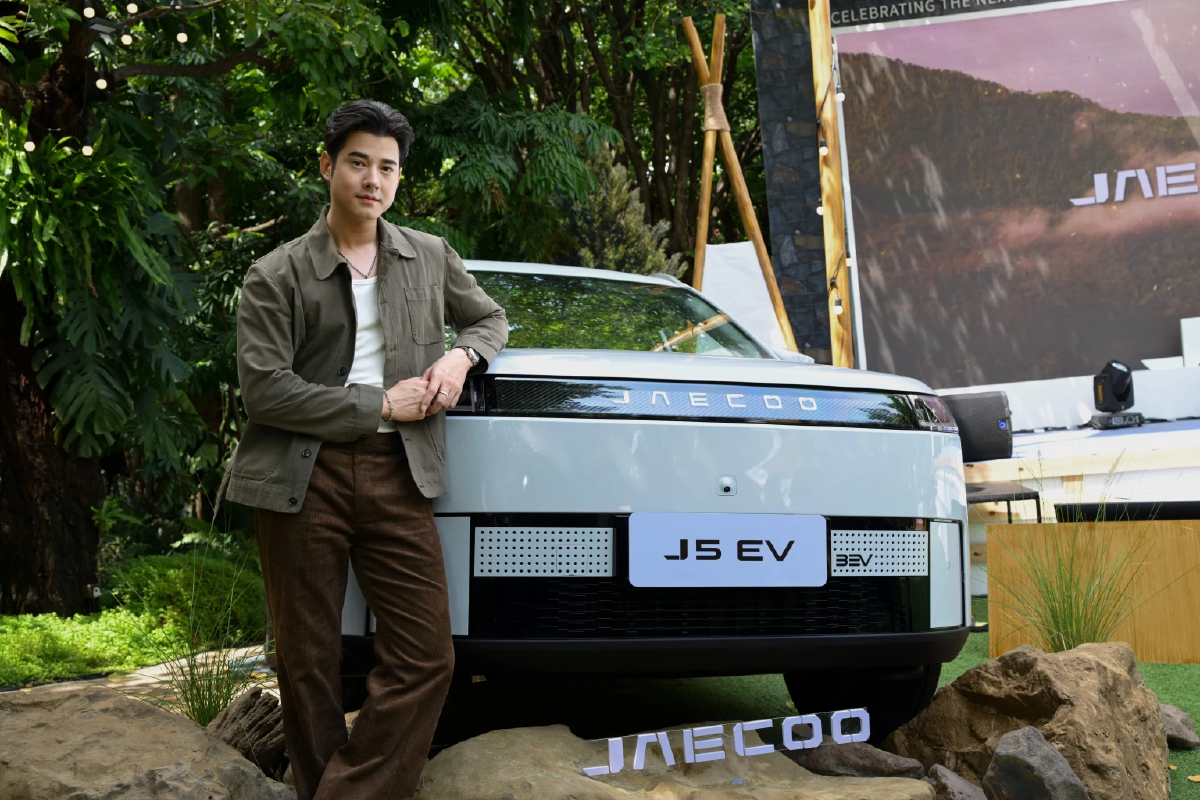 เจคู่ ดึง 'มาริโอ้ เมาเร่อ' พรีเซนเตอร์ เปิดเกมรุก เคาะ J5 EV 6.9 แสน
